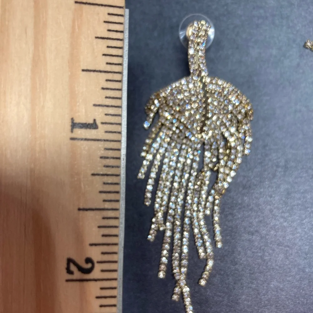 🌟 Gold Plated Rhinestone Leaves Earrings - Picture 5 of 5